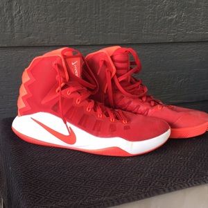 Men’s basketball shoes